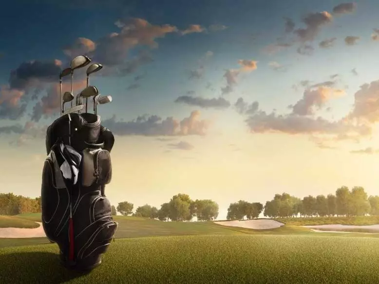 How Much Does a Golf Bag Cost? Beginners Guide